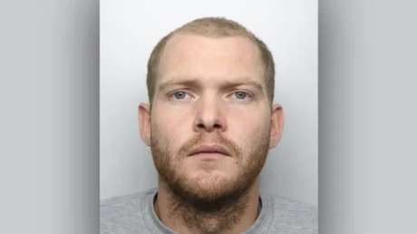 Un pedófilo condenado a 17 años de cárcel por abusar de bebés muere bajo custodia