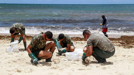 Vertido de petróleo en Brasil, ¿cuál es el peligro de militarizar las emergencias?