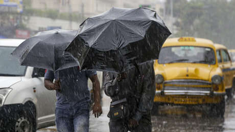 Evacúan a casi dos millones de personas en India y Bangladés por el paso del potente ciclón Bulbul