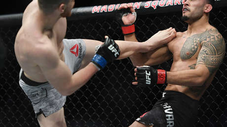 VIDEO: Un luchador ruso de la UFC noquea a su rival con una devastadora patada frontal en el rostro