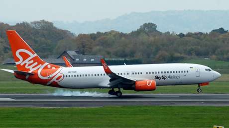 FOTOS, VIDEO: Un avión de pasajeros sufre un incendio momentos después de aterrizar en Egipto