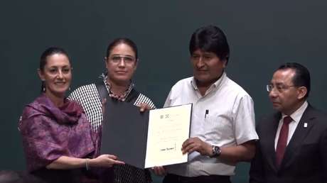 Nombran a Evo Morales huésped distinguido de Ciudad de México