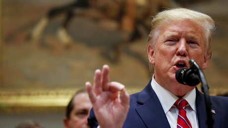 Trump "considerará seriamente" testificar en la investigación de juicio político en su contra