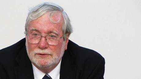 Un destacado profesor experto en corrupción y narcotráfico es acusado por lavado de dinero