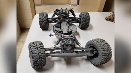 Un adolescente, arrestado cuando iba a traficar droga con un coche a control remoto en la frontera entre México y Estados Unidos