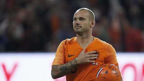 Sneijder cree que "podría haber sido tan bueno como Messi y Ronaldo"