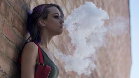 'Pulmón de palomitas de maíz': un vapeador es diagnosticado con una rara enfermedad que casi le cuesta la vida