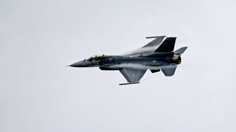 VIDEO: Turquía prueba los sistemas antiaéreos rusos S-400 Triumf en un 'cara a cara' con cazas F-16