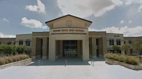 Fue premiada como maestra del año y ahora la acusan de abusar de un alumno menor de edad