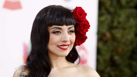 Los Carabineros de Chile piden a la Fiscalía citar a la cantante Mon Laferte tras acusarlos de vandalismo