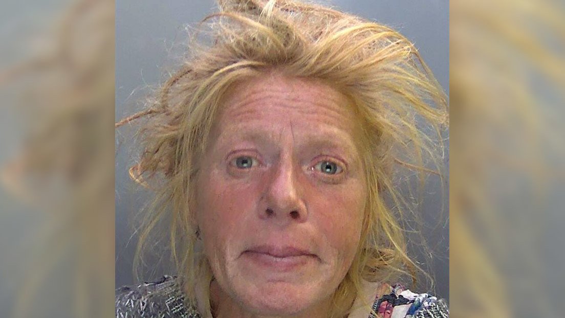 Mujer recibe una herencia de más de 320.000 dólares y acaba viviendo en la calle tras gastarlo todo en drogas