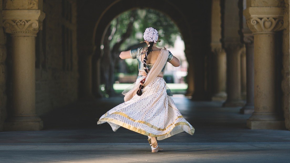 VIDEO: Disparan en la cara a una bailarina que hizo una breve pausa en su actuación durante una boda