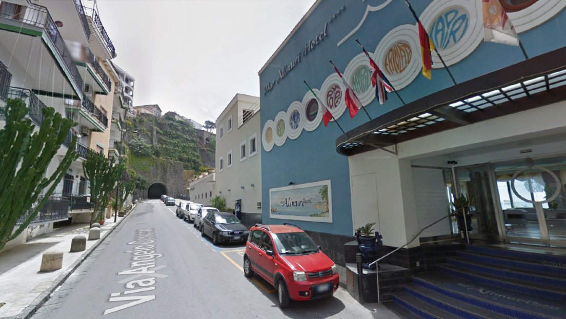 Viaja a Italia para superar la muerte de su esposo y es drogada y violada por cinco empleados del hotel