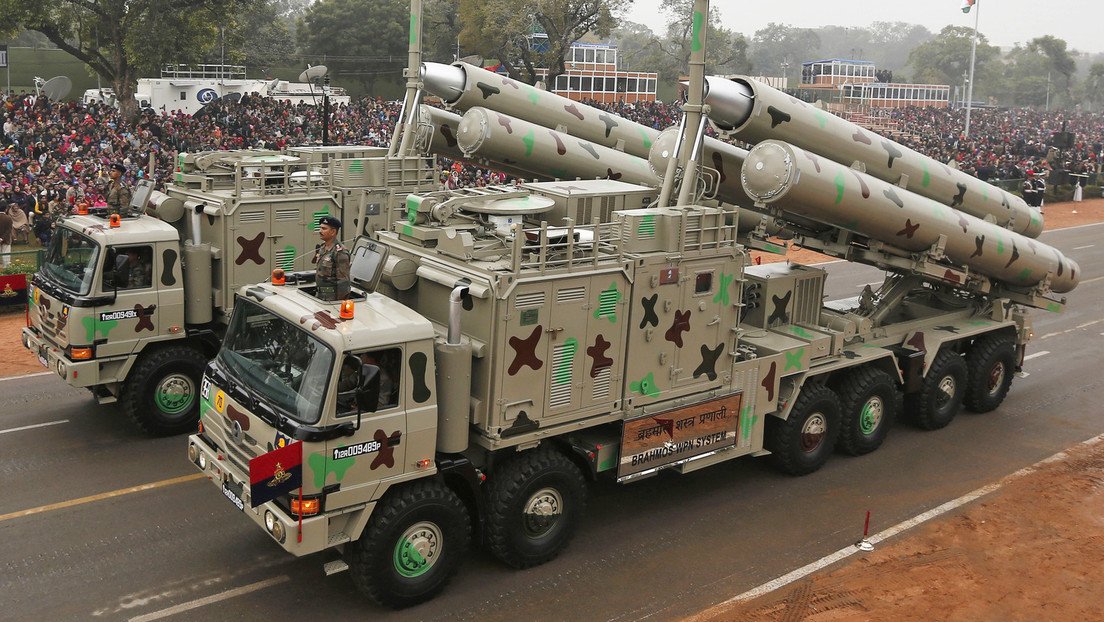India prueba su misil de crucero supersónico BrahMos, considerado el más rápido del mundo