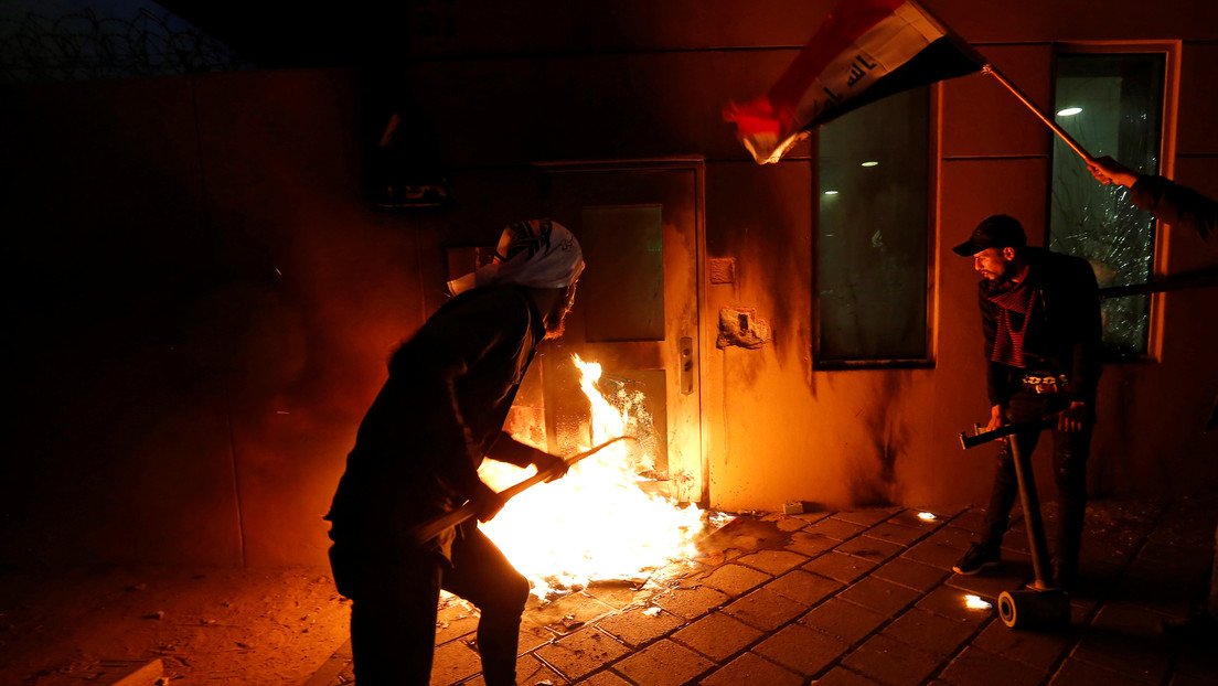 Trump acusa a Irán de "orquestar un ataque" contra la embajada de EE.UU. en Irak y asegura que responderá por sus acciones