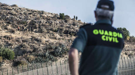 Sancionan a un guardia civil tratado de héroe por inventarse que salvó a varios menores en una cueva incendiada