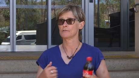 Se queda atrapada en el desierto durante un paseo y sobrevive 12 días alimentándose con galletas y agua de un abrevadero para ganado