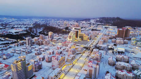 FOTOS: Kim Jong-un inaugura una nueva ciudad cerca de una venerada montaña en Corea del Norte