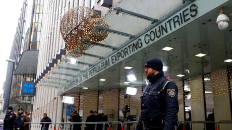 El ministro de Petróleo iraní anuncia un consenso alcanzado en la reunión de la OPEP