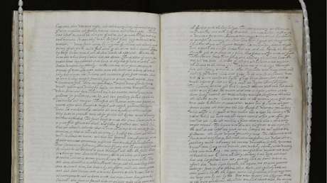 Identifican un manuscrito con una traducción de la reina Isabel I de Inglaterra e incluso hallan sus correcciones