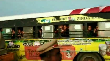 VIDEO: Festejan en las calles indias la muerte a manos de la Policía de los 4 acusados de la violación y asesinato de la veterinaria Priyanka Reddy