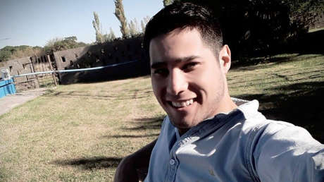 Un policía argentino apuñala fatalmente a su exnovia de 20 años el día de su cumpleaños frente a sus amigas