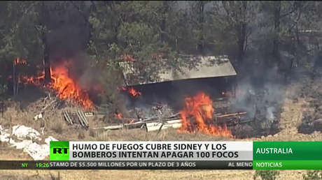 Humo de incendios cubre Sídney mientras los bomberos intentan apagar 100 focos