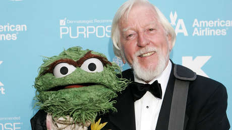 Muere Caroll Spinney, titiritero de 'Plaza Sésamo' que daba voz a Big Bird y Óscar el gruñón