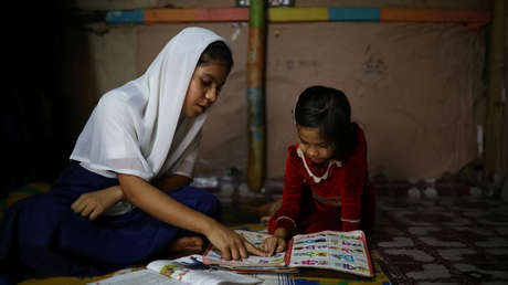 Una niña de 14 años gana la medalla de oro en tiro con arco en los Juegos del Sur de Asia tras escapar de un matrimonio forzoso