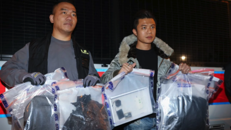 FOTOS: Desactivan dos bombas caseras con 10 kilos de explosivos en un colegio de Hong Kong