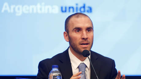 El nuevo ministro de Hacienda de Argentina anuncia "un plan macroeconómico integral para frenar la caída"