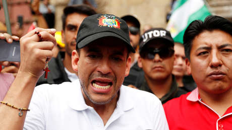 "Eso ratifica la fe que yo tengo": Camacho sugiere que Evo Morales renunció porque él dejo la Biblia en el palacio de Gobierno