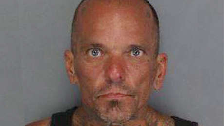 VIDEO: Condenan a 9 años de prisión a un hombre por golpear a un niño de 5 años en la cara y a otro por la espalda