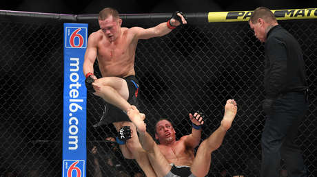 VIDEOS: Luchador ruso noquea a una leyenda de la UFC con una espectacular patada