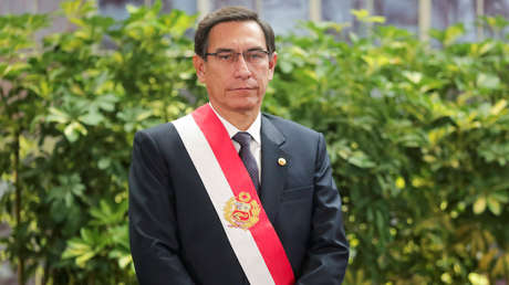 Un video que muestra al presidente Vizcarra con Chávez, Castro y grupos armados causa controversia en Perú