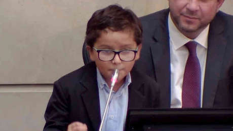 VIDEO: Un niño de 10 años defiende el medio ambiente en el Senado de Colombia