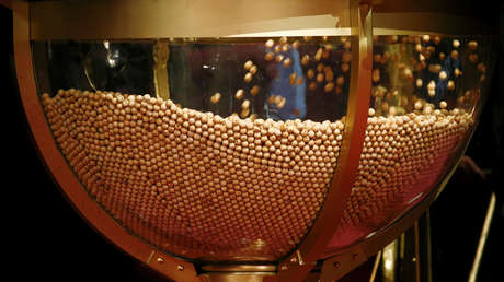 Una periodista española celebra en directo que le ha tocado 'el Gordo', pero en realidad no lo ganó (VIDEO)