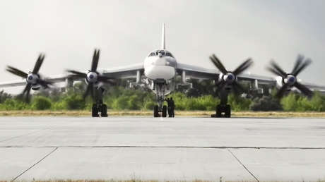 VIDEO: Muestran las 'tres ballenas' en las que se sustenta la aviación de largo alcance de Rusia