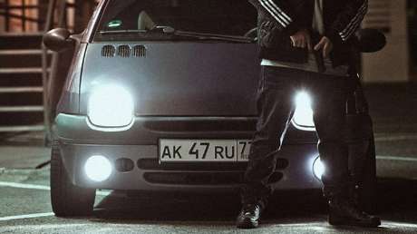 Dos menores plantan cara a un ladrón que los secuestró en su auto familiar y amenazó con dispararles