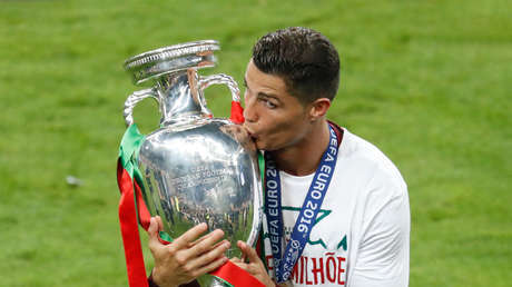CR7 desvela que se emborrachó con una copa de champán al ganar "el trofeo más importante" de su carrera