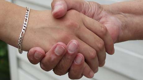 Se casa con un millonario 51 años mayor que ella y le intenta robar un millón de dólares cuatro meses después de la boda