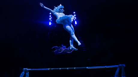 VIDEO: Una acróbata se precipita desde lo alto de un circo en Rusia