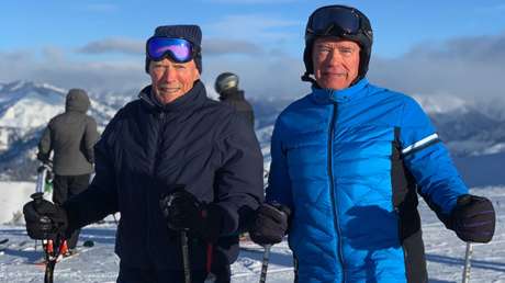 Schwarzenegger publica una foto con Clint Eastwood desafiando a sus seguidores y hace furor en las redes