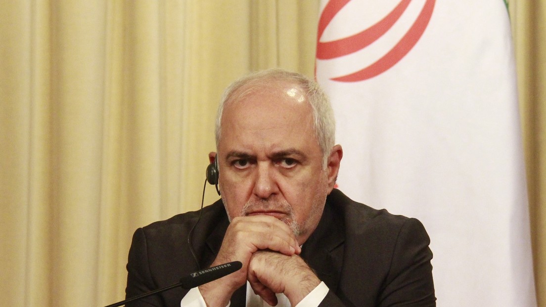 Zarif dice que amenazas de Trump suponen crímenes de guerra y por mucho que esté "pateando o gritando", es el fin de presencia de EE.UU. en la región