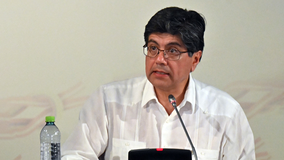 Opositores ecuatorianos refugiados en la Embajada de México desde las protestas partieron hacia ese país