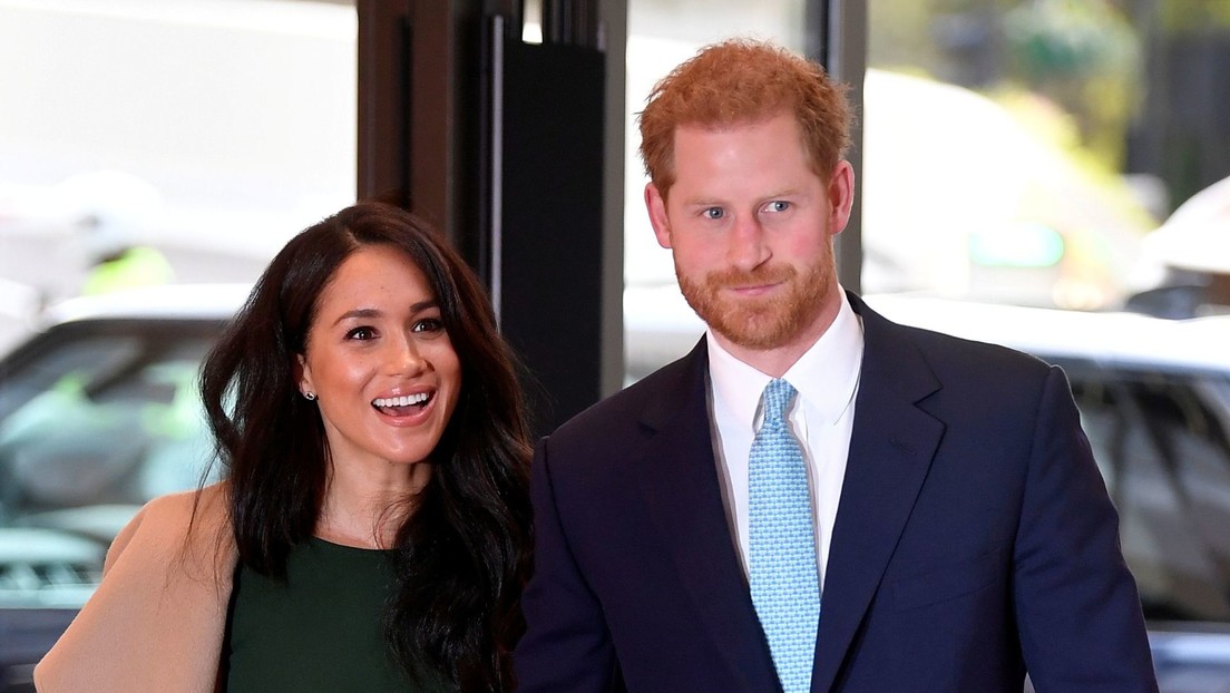 Burger King ofrece trabajo al príncipe Enrique y Meghan Markle para que no tengan que "renunciar a la corona"
