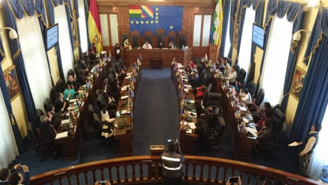 El Senado de Bolivia aprueba un proyecto de ley que amplía el mandato del Gobierno de facto