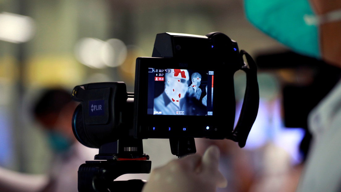 Confirman un segundo caso de coronavirus en EE.UU. y monitorean a otros 63 posibles infectados