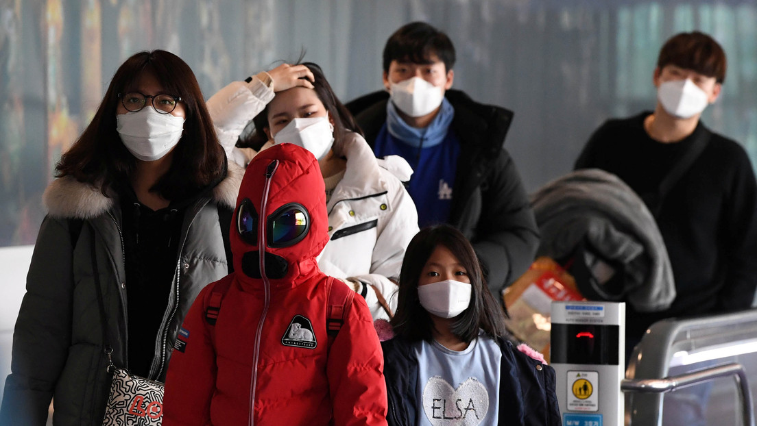 Multan con 434.000 de dólares a una farmacia china por multiplicar por 6 el precio de las máscaras en pleno brote de coronavirus