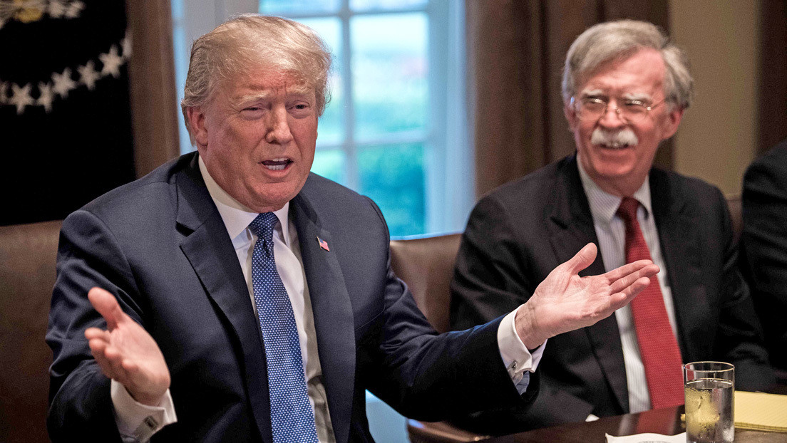 Trump: "Ya estaríamos en la Sexta Guerra Mundial" si Bolton hubiera seguido en la Casa Blanca